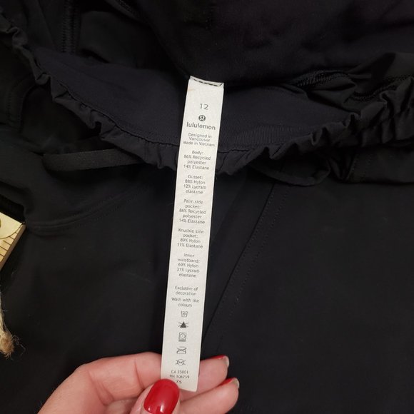 Lululemon Stretch High-Rise Pant 7/8 Length Black Crop Sz 12 - Picture 11 of 12